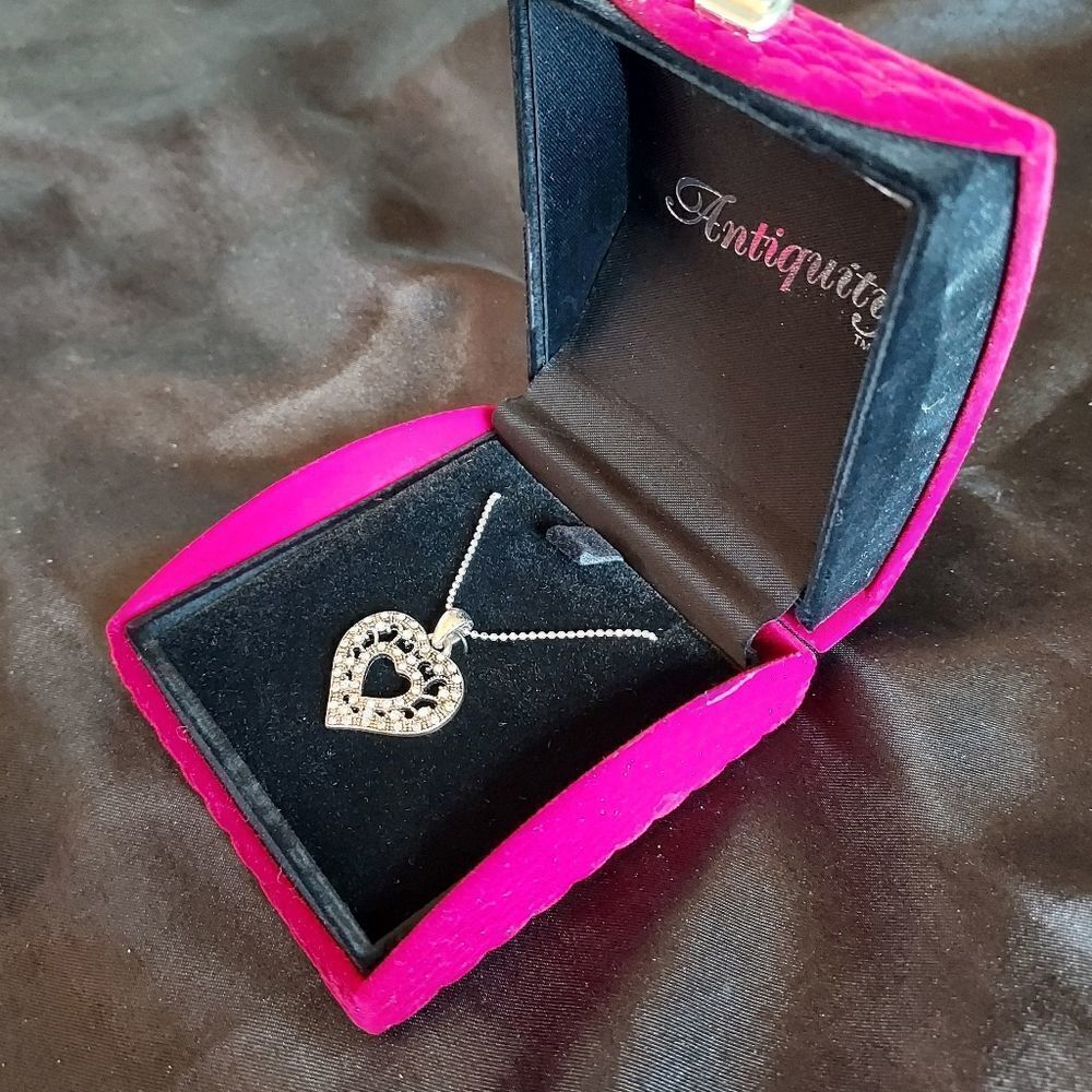 STERLING SILVER DIAMOND HEART NECKLACE - Picture 4 of 7